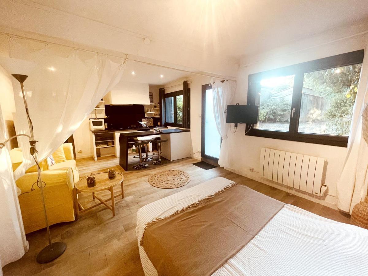 Superbe Appartement Boheme Dans Les Vignes Nîmes Exterior foto