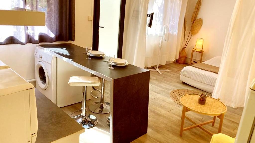 Superbe Appartement Boheme Dans Les Vignes Nîmes Exterior foto